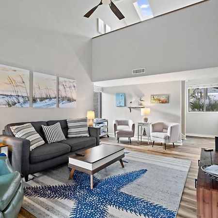 Coastal Oasis With Pool - Walk To Coligny Beach Park هيلتون رئيس جزيرة المظهر الخارجي الصورة