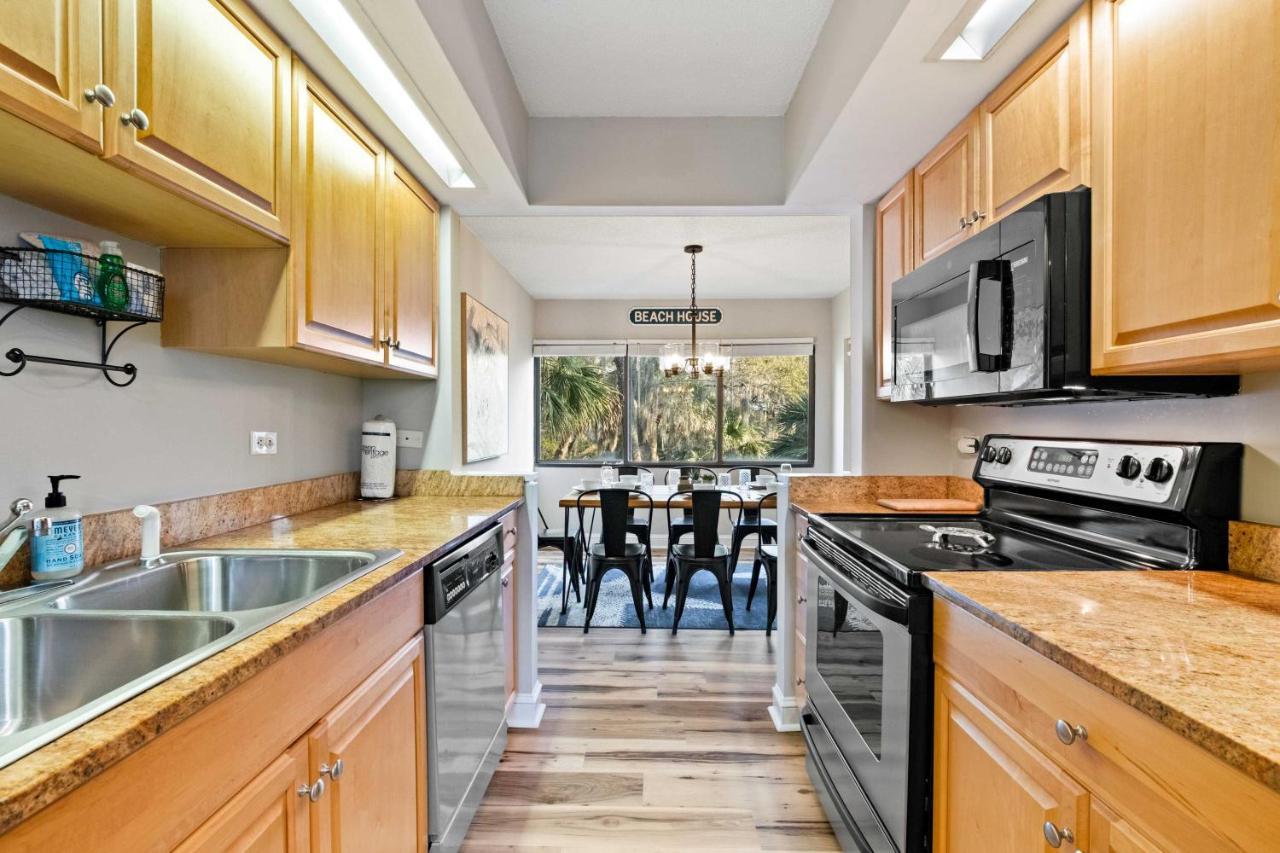 Coastal Oasis With Pool - Walk To Coligny Beach Park هيلتون رئيس جزيرة المظهر الخارجي الصورة